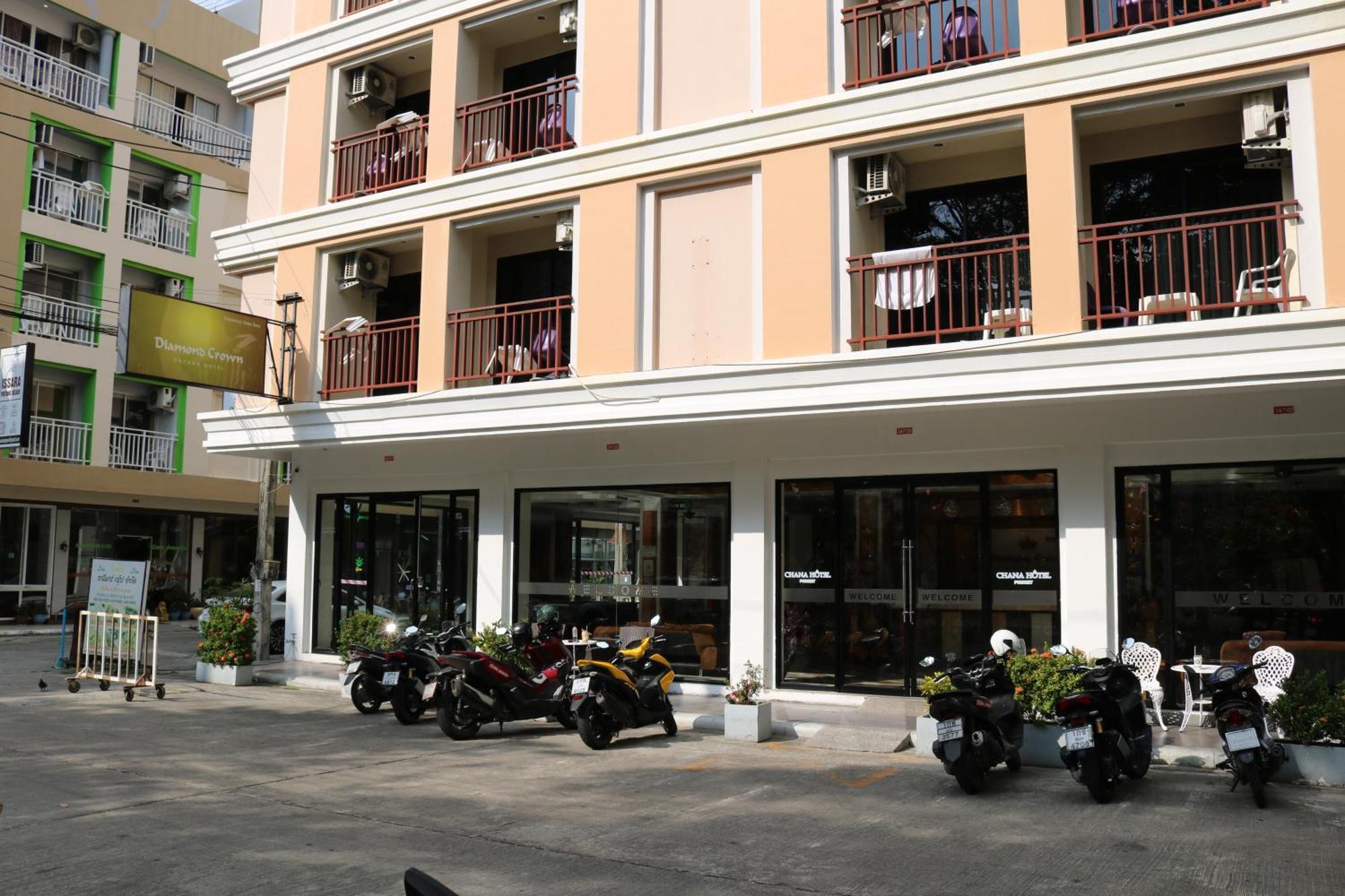 Hotell Diamond Crown