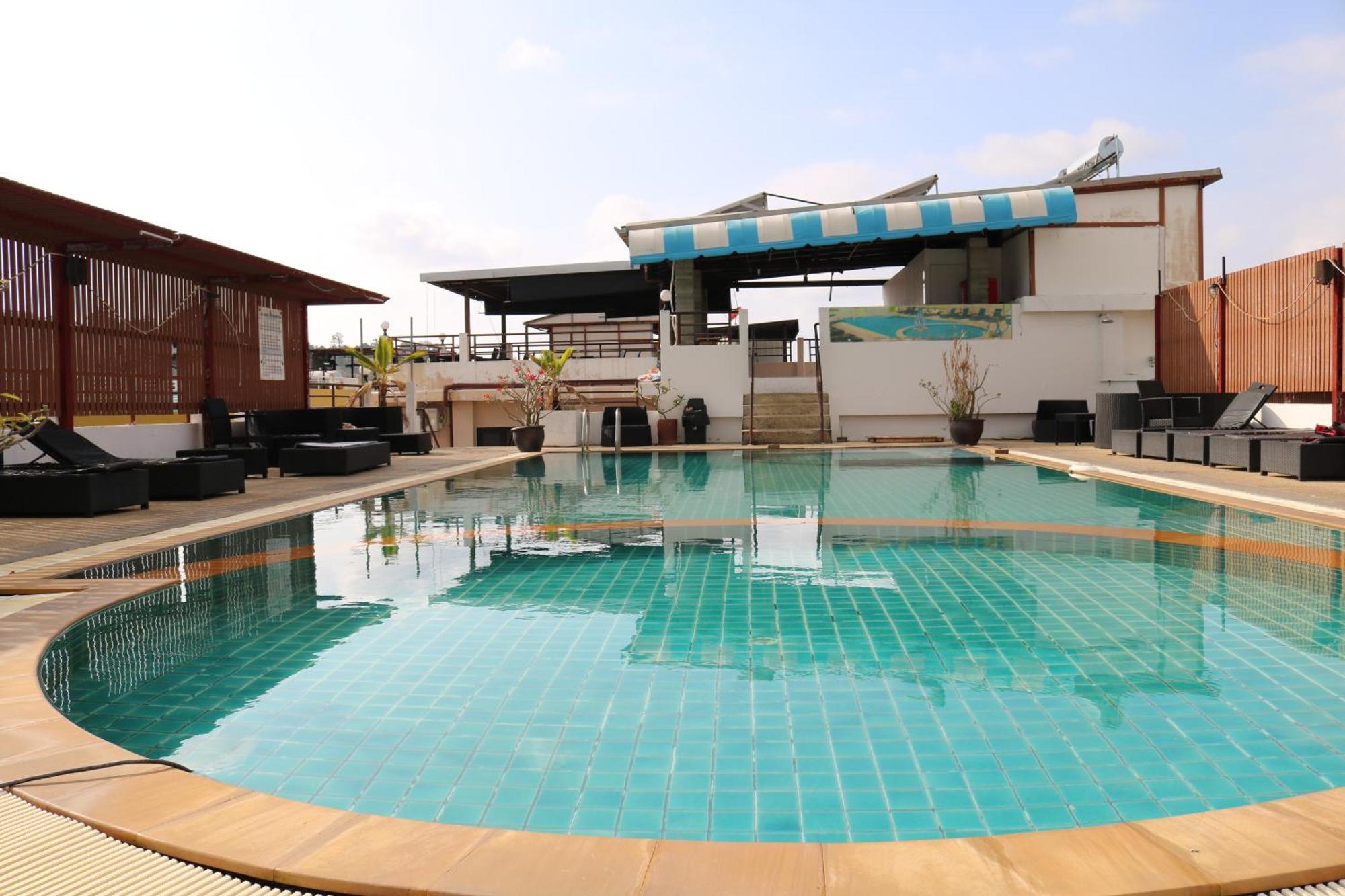 Hotell Diamond Crown