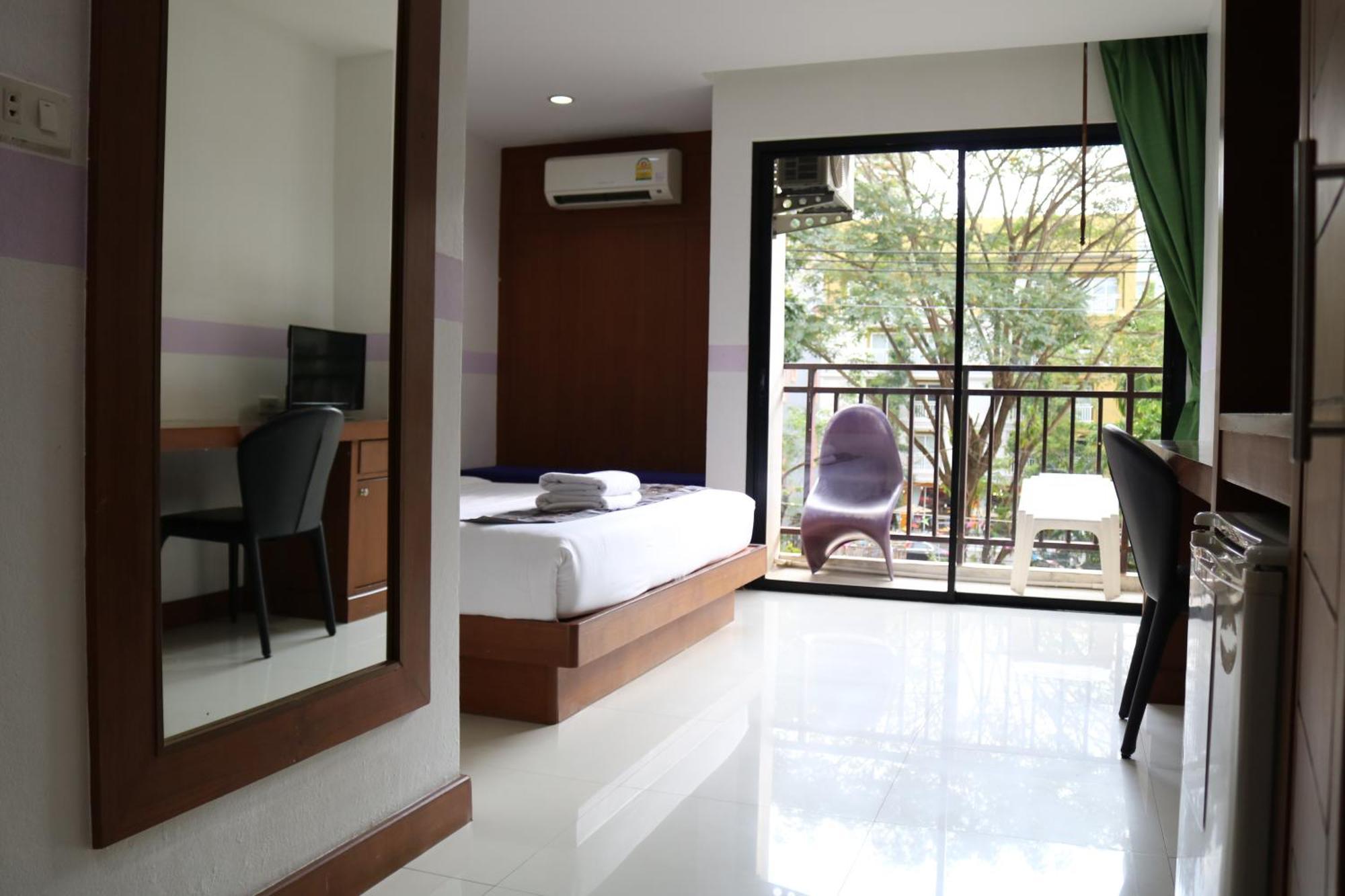 Hotell Diamond Crown