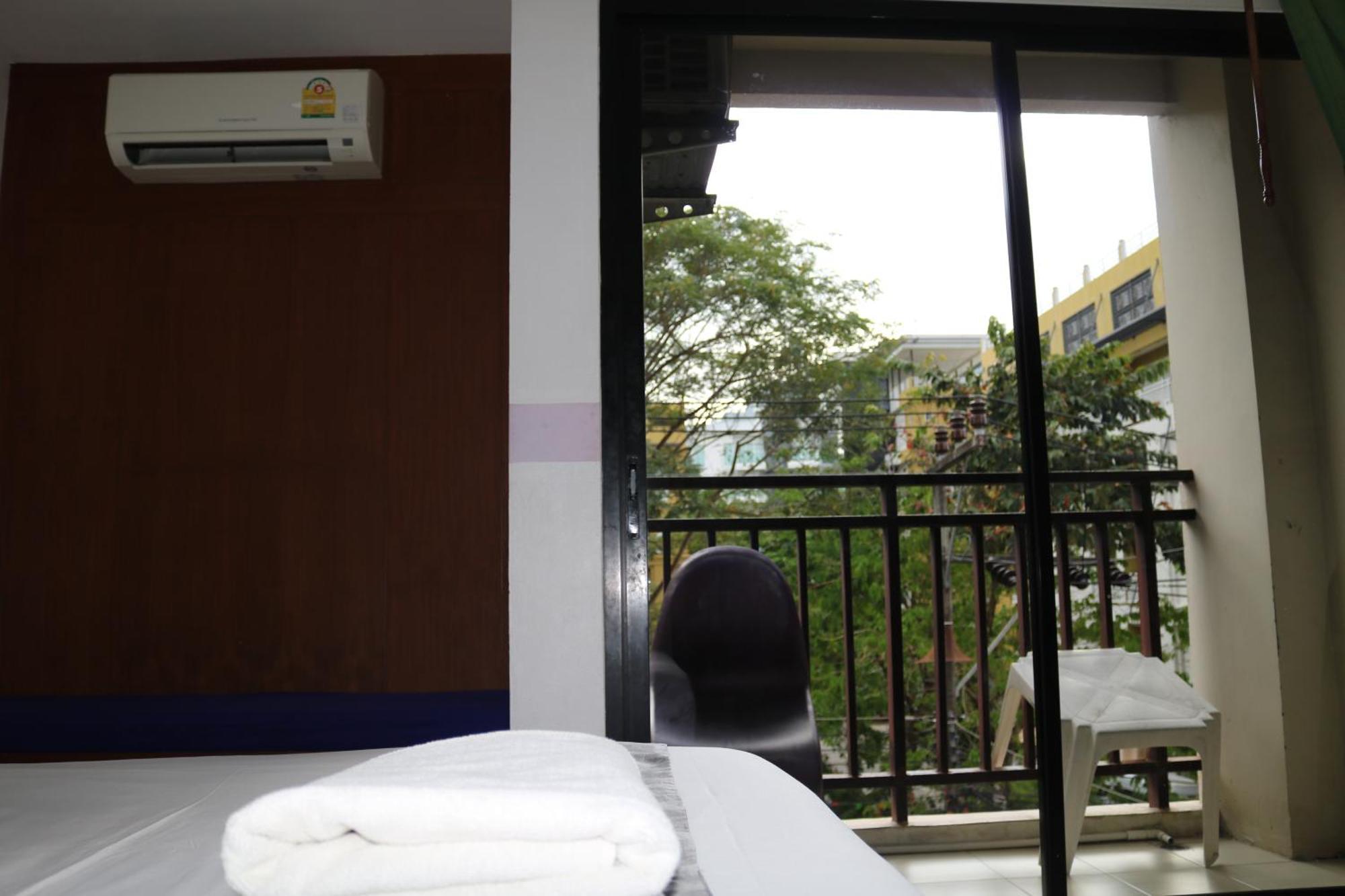 Hotell Diamond Crown