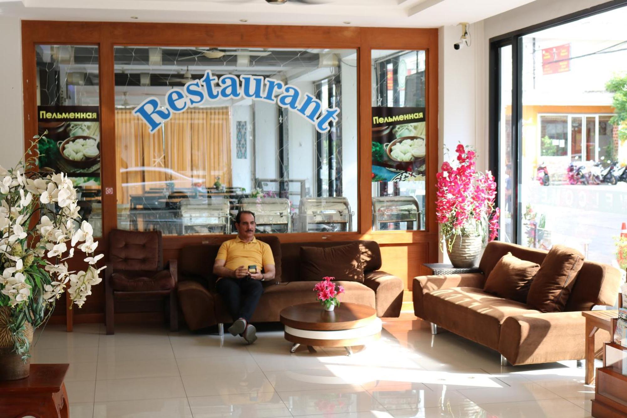 Hotell Diamond Crown
