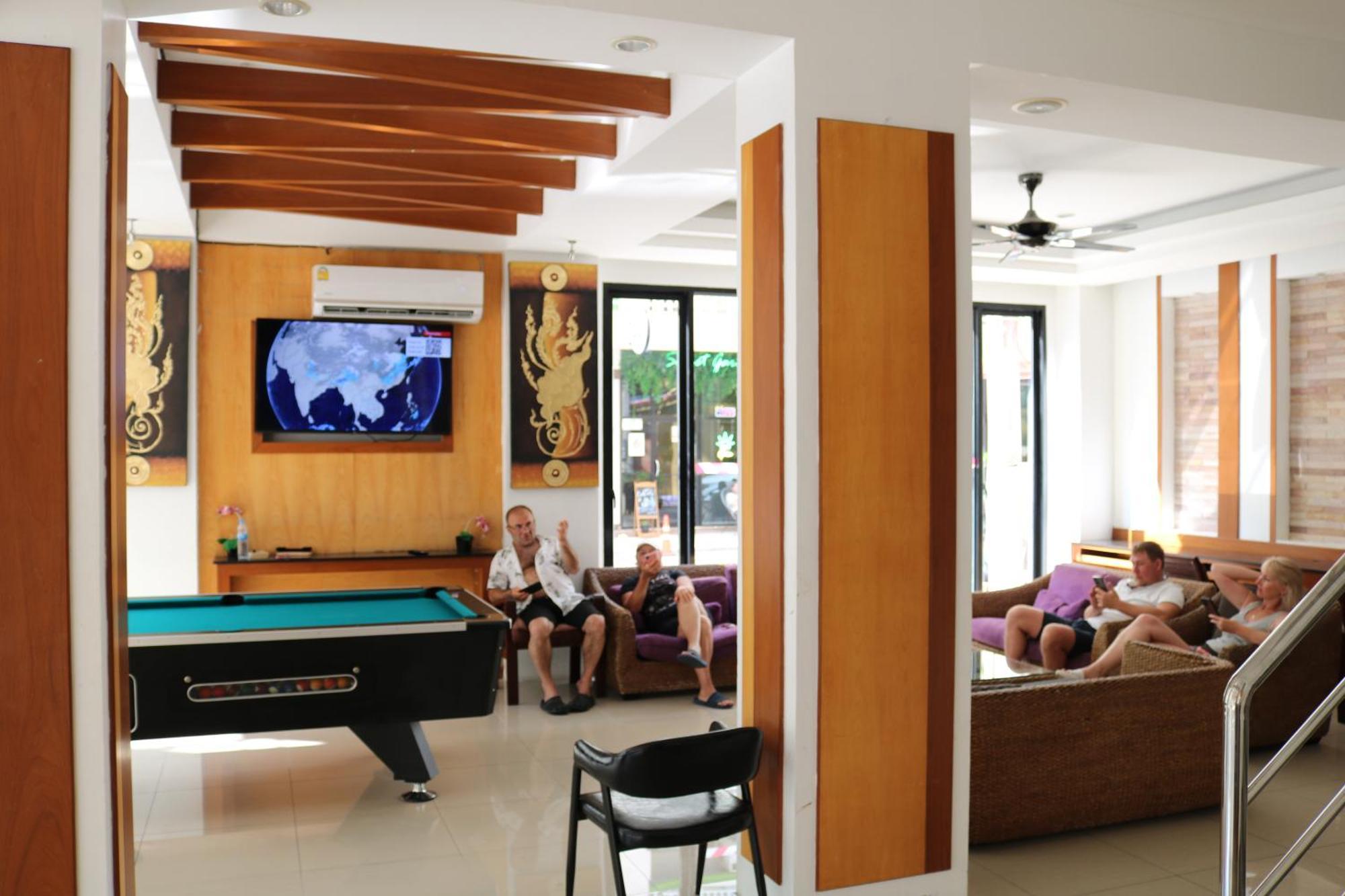 Diamond Crown Hotell